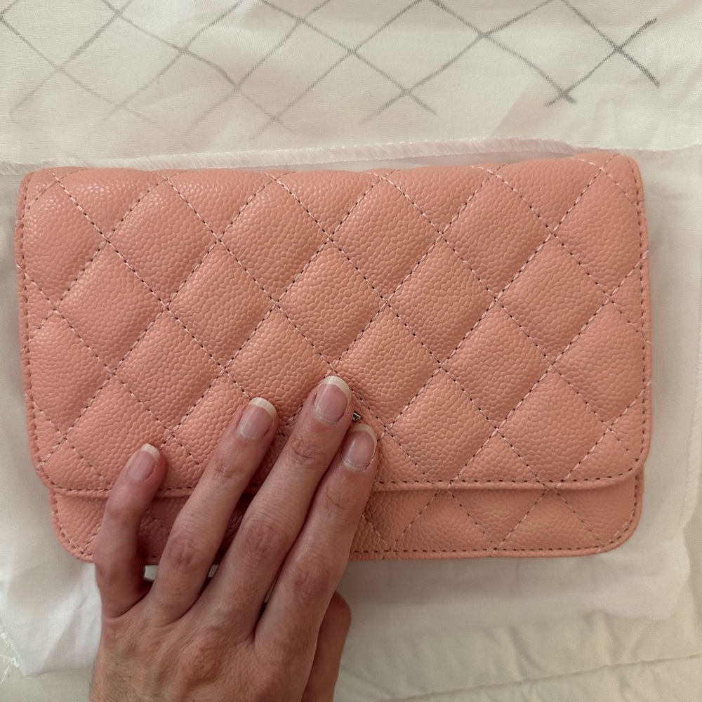 Elegant Pink Quilted Women's Bag